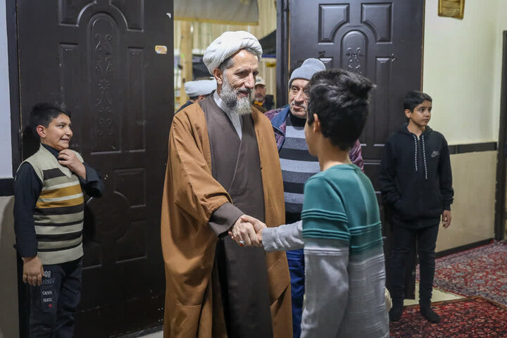 تصاویر / حضور نماینده ولی فقیه در استان قزوین در مسجد مهرگان