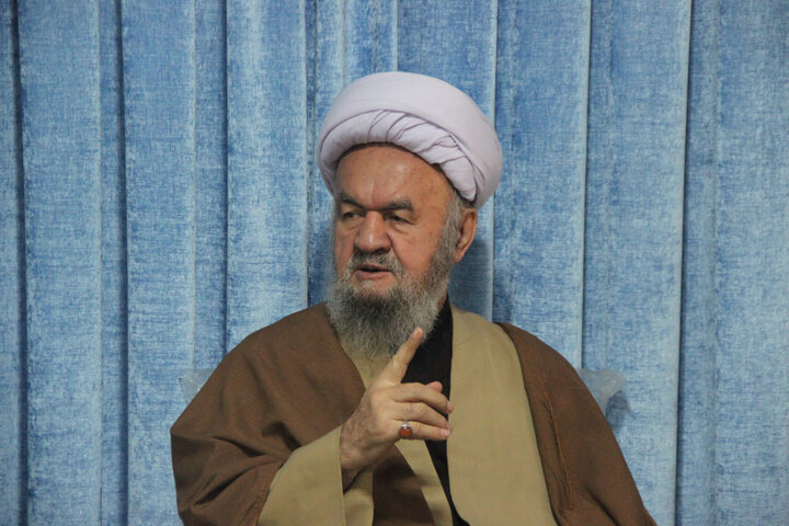 تصاویر / دیدار معاوینن حوزه علمیه استان قزوین با نماینده مردم قزوین در مجلس خبرگان رهبری