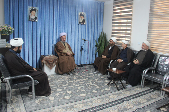 تصاویر / دیدار معاوینن حوزه علمیه استان قزوین با نماینده مردم قزوین در مجلس خبرگان رهبری