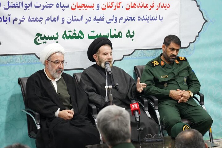 تصاویر/دیدار بسیجیان با نماینده ولی فقیه در استان لرستان