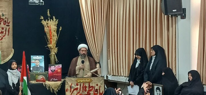 تصاویر / استقبال طلاب، کادر و اساتید حوزه‌ های علمیه خواهران تبریز از شهید گمنام