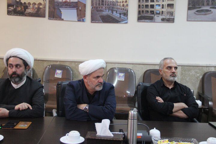 نشست مدیر و معاوینن مرکز مدیریت حوزه علمیه قزوین با حجت الاسلام والمسلمین سید منذر حکیم