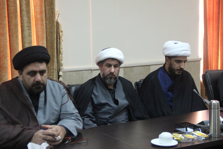 نشست مدیر و معاوینن مرکز مدیریت حوزه علمیه قزوین با حجت الاسلام والمسلمین سید منذر حکیم