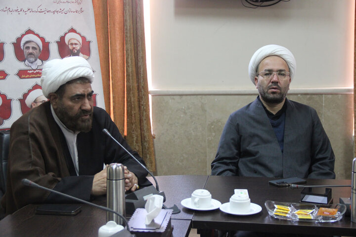 نشست مدیر و معاوینن مرکز مدیریت حوزه علمیه قزوین با حجت الاسلام والمسلمین سید منذر حکیم