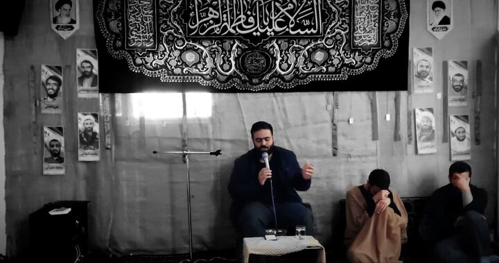 تصاویری از مراسم عزاداری حضرت فاطمه(س) در مدرسه علمیه امام خمینی‌(ره)شهرستان خمین