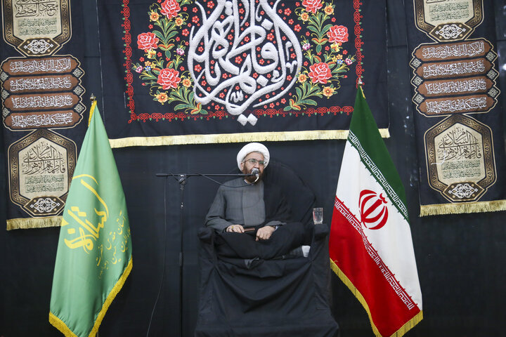 تصاویر| مراسم عزاداری شب شهادت حضرت زهرا(س) در حرم مطهر سیدعلاالدین حسین(ع)