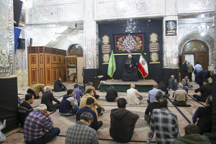 تصاویر| مراسم عزاداری شب شهادت حضرت زهرا(س) در حرم مطهر سیدعلاالدین حسین(ع)