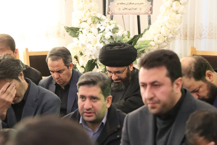 تصاویر |  تشییع پیکر مطهر شهید گمنام در شهرداری زنجان