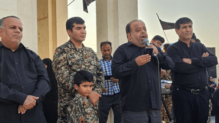 تصاویر/ پیکر شهید گمنام بر دستان مردم دوراهک