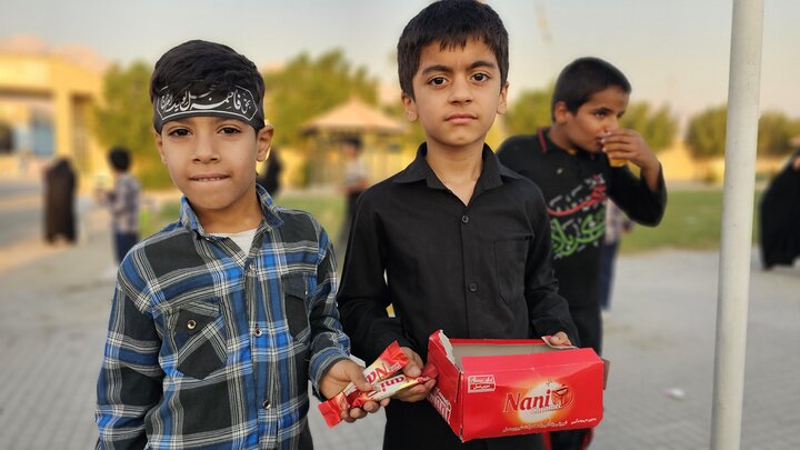 تصاویر/ پیکر شهید گمنام بر دستان مردم دوراهک