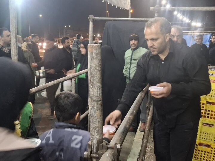 پخت و توزیع 5 هزار پرس حلیم نذری به مناسبت شهادت حضرت فاطمه زهرا (س)درکاشان