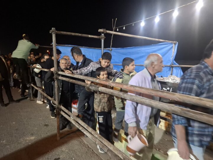 پخت و توزیع 5 هزار پرس حلیم نذری به مناسبت شهادت حضرت فاطمه زهرا (س)درکاشان