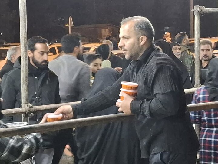 پخت و توزیع 5 هزار پرس حلیم نذری به مناسبت شهادت حضرت فاطمه زهرا (س)درکاشان