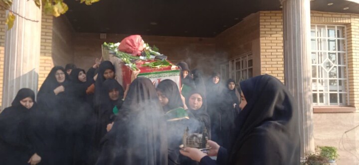 تصاویر / استقبال طلاب، کادر و اساتید حوزه‌ علمیه خواهران شهرستان مراغه از شهید گمنام