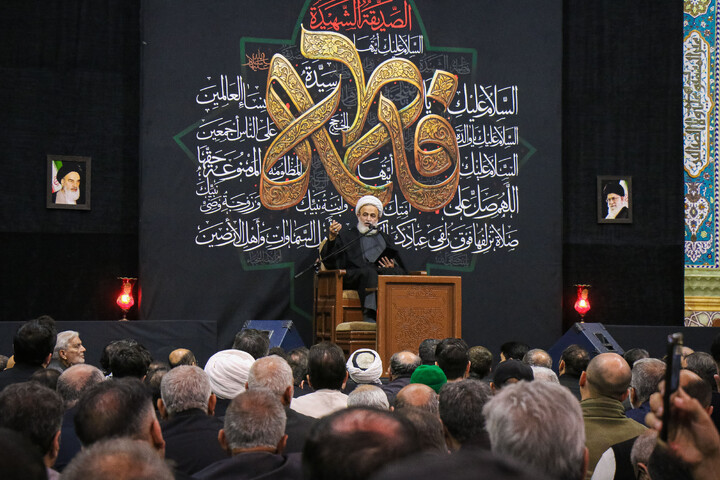 تصاویر/ آیین وداع با پیکر مطهر شهدای گمنام در حرم مطهر حضرت معصومه (س)