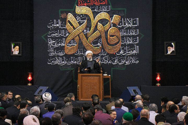 تصاویر/ آیین وداع با پیکر مطهر شهدای گمنام در حرم مطهر حضرت معصومه (س)