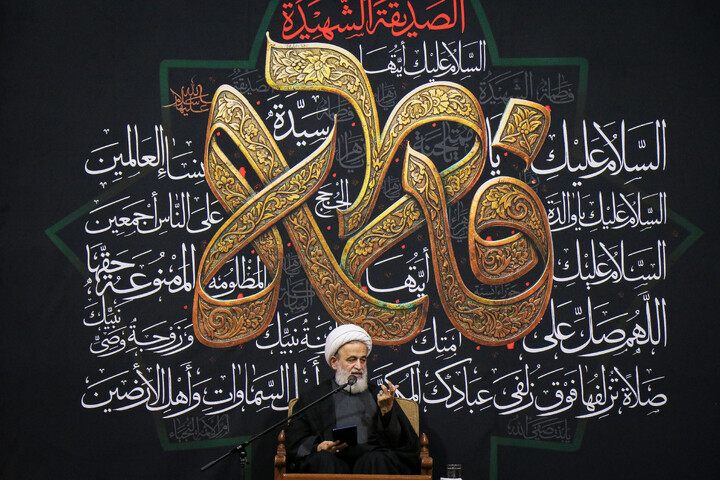 تصاویر/ آیین وداع با پیکر مطهر شهدای گمنام در حرم مطهر حضرت معصومه (س)