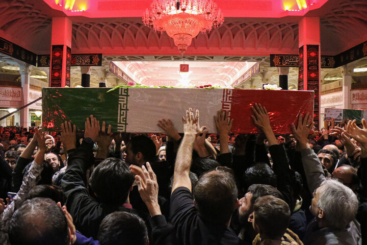 تصاویر/ آیین وداع با پیکر مطهر شهدای گمنام در حرم مطهر حضرت معصومه (س)