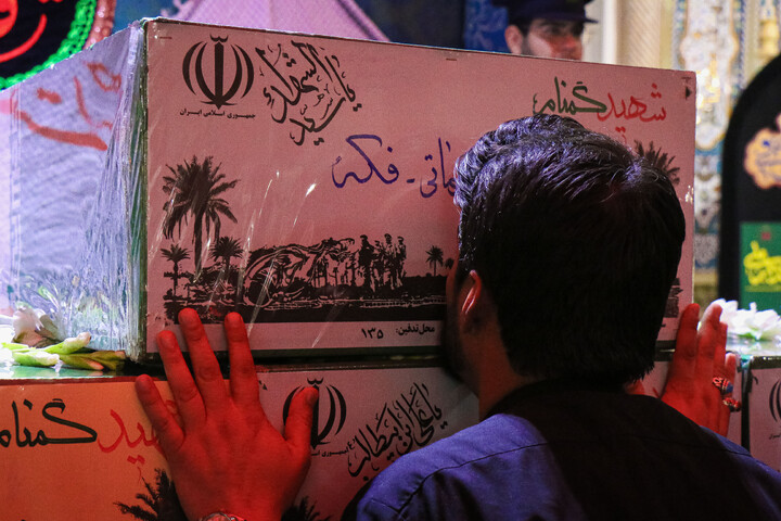 تصاویر/ آیین وداع با پیکر مطهر شهدای گمنام در حرم مطهر حضرت معصومه (س)