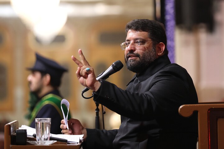 تصاویر/ وداع با پیکر مطهرهفت  شهید گمنام دوران دفاع مقدس در حرم حضرت معصومه(س)