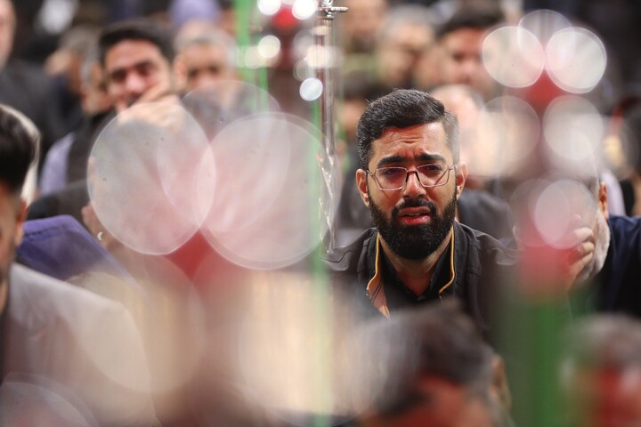 تصاویر/ وداع با پیکر مطهرهفت  شهید گمنام دوران دفاع مقدس در حرم حضرت معصومه(س)