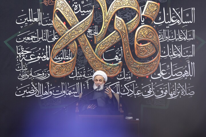 تصاویر/ وداع با پیکر مطهرهفت  شهید گمنام دوران دفاع مقدس در حرم حضرت معصومه(س)