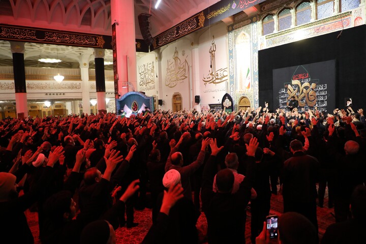 تصاویر/ وداع با پیکر مطهرهفت  شهید گمنام دوران دفاع مقدس در حرم حضرت معصومه(س)