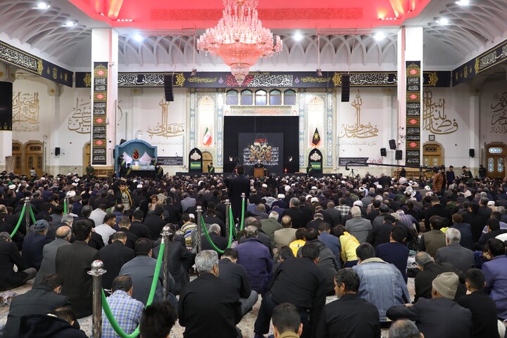 تصاویر/ وداع با پیکر مطهرهفت  شهید گمنام دوران دفاع مقدس در حرم حضرت معصومه(س)