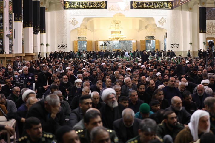 تصاویر/ وداع با پیکر مطهرهفت  شهید گمنام دوران دفاع مقدس در حرم حضرت معصومه(س)