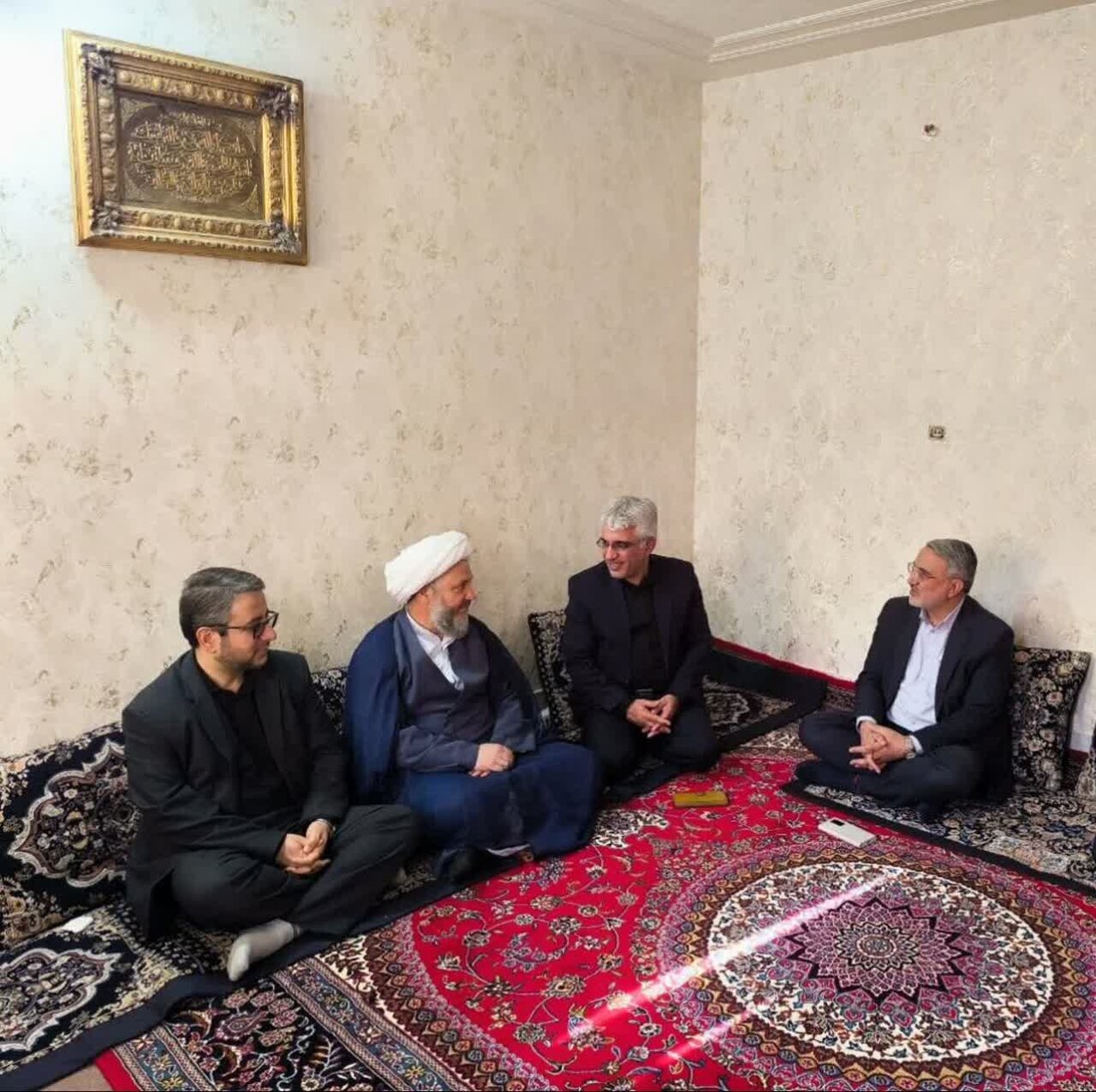 خدمت به مردم سرلوحه فعالیت دستگاه‌های مختلف باشد