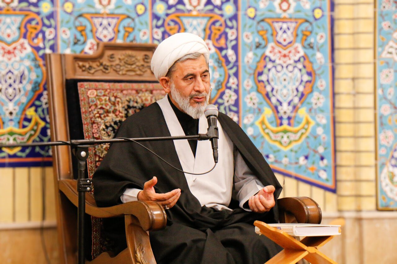 برگزاری درس اخلاق در مدرسه علمیه صالحیه+تصاویر