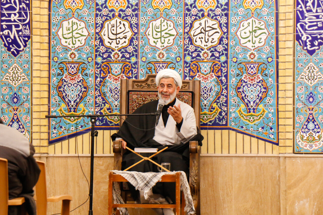 مراسم عزاداری و درس اخلاق به مناسبت ایام فاطمیه در مدرسه علمیه صالحیه.