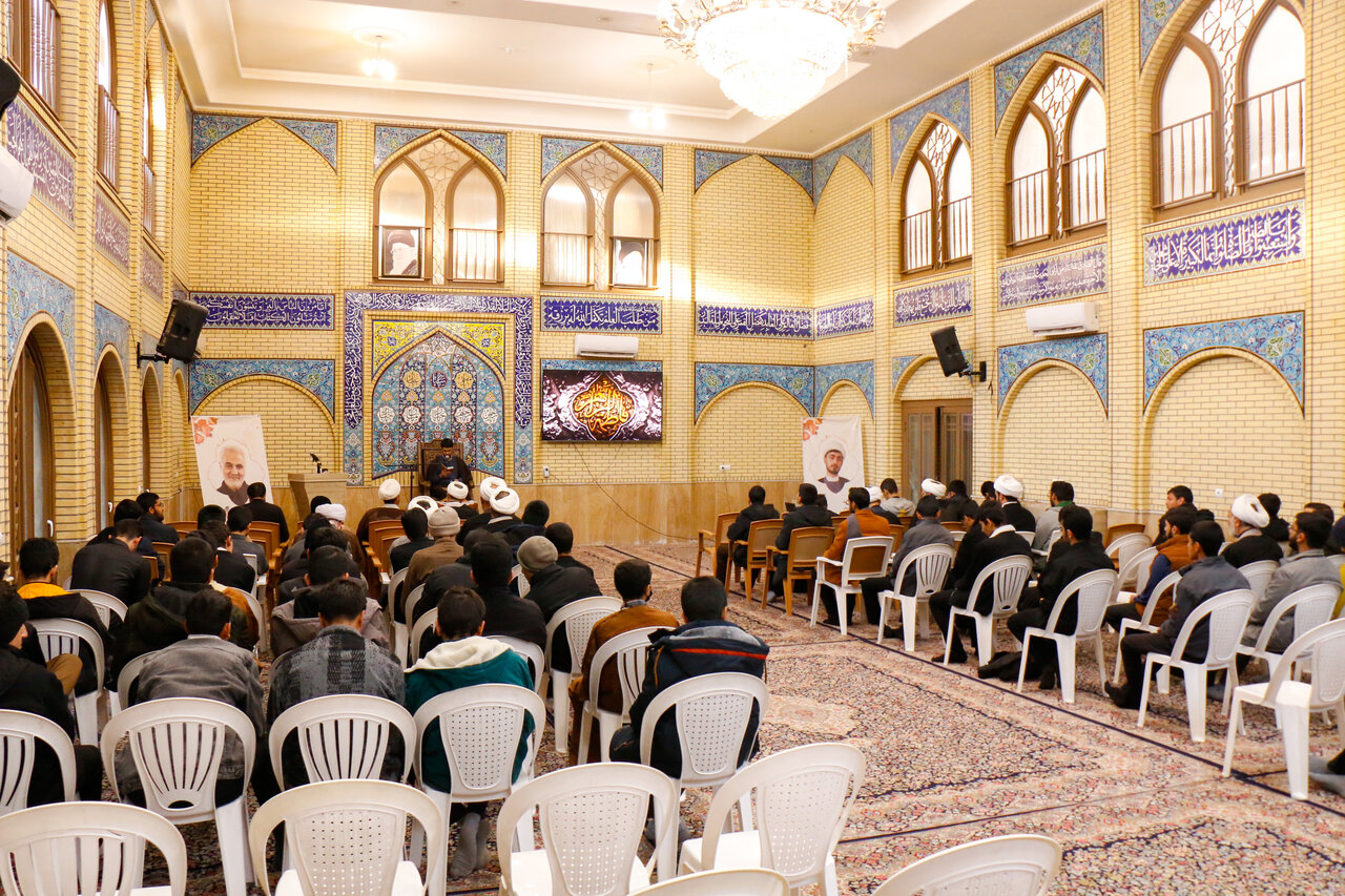 مراسم عزاداری و درس اخلاق به مناسبت ایام فاطمیه در مدرسه علمیه صالحیه.