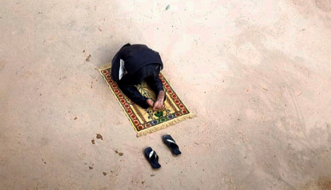 آیا حضور قلب در نماز، نشان‌گر سیر و سلوک است؟