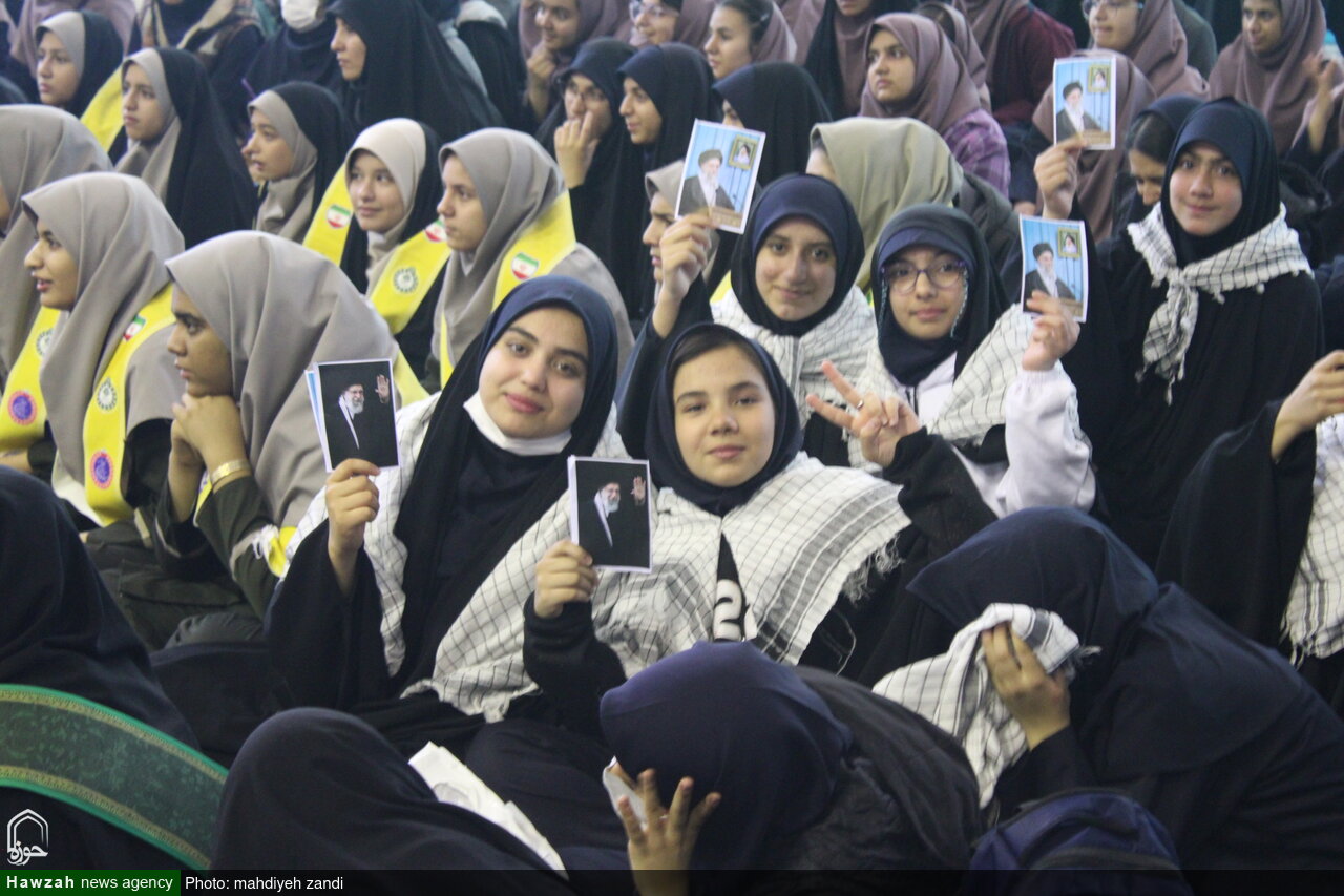 تصاویر/ اجتماع هزاران نفری دختران فاطمی در حسینیه ثارالله کرمان