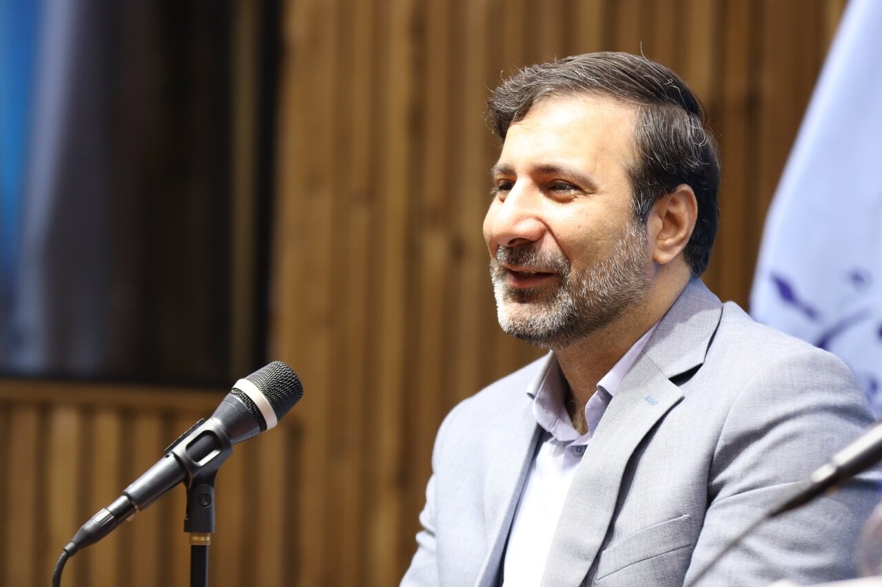 قانون اساسی مهمترین سند مطالبه‌گری دانشجویان است/ تشکل‌های دانشجویی در پیگیری حقوقی مطالبات جنگ ۱۲ روزه نقش‌آفرین باشند