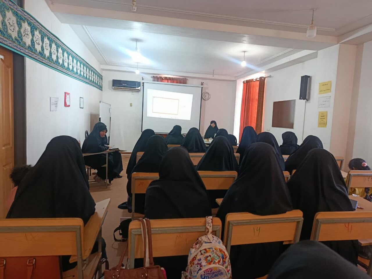 نشست مدرسه علمیه فاطمه الزهرا(س) بم