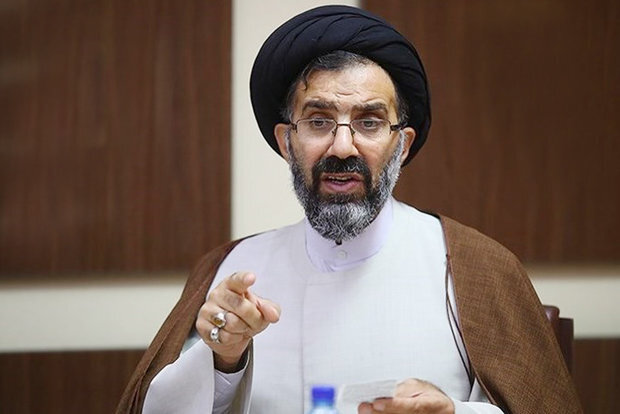 زن در مکتب اسلام انسان صاحب کرامت است