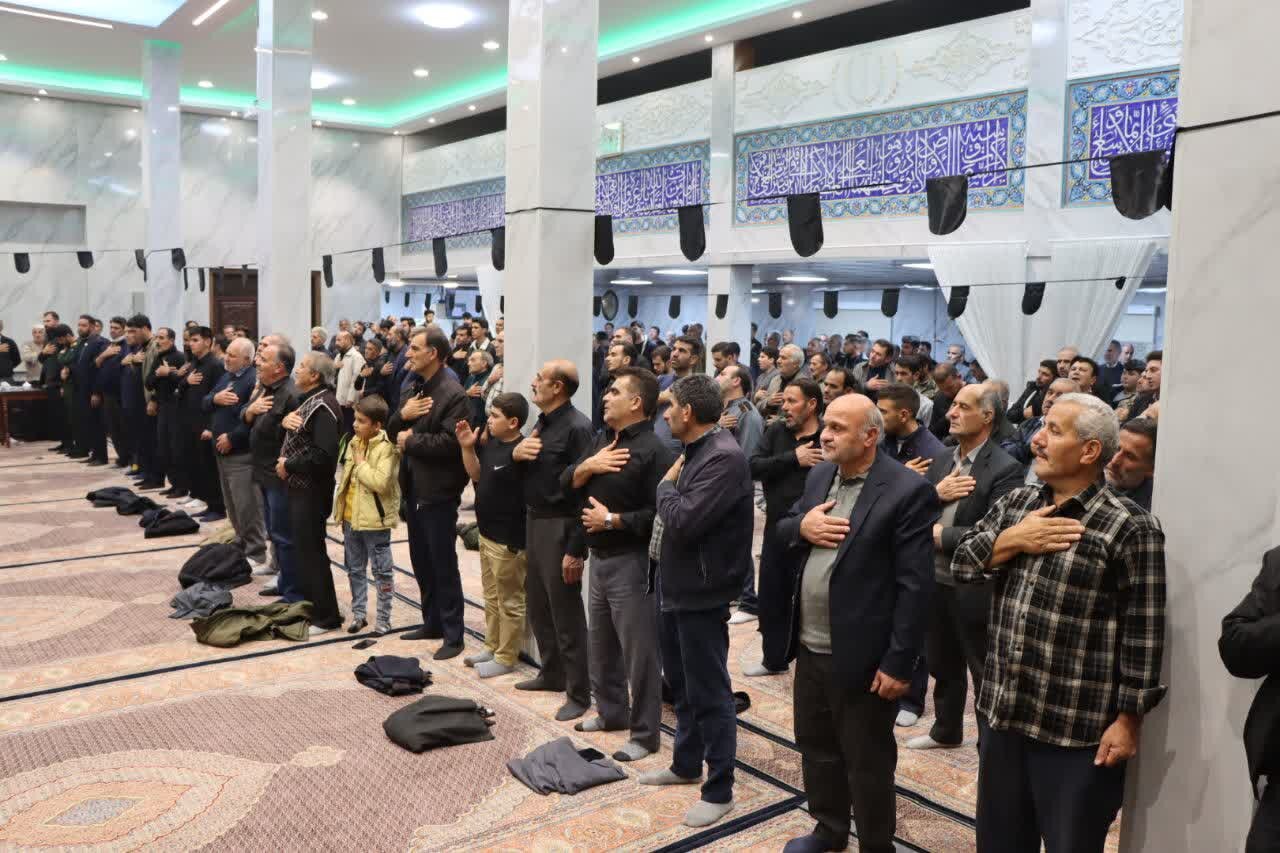 Modèle complet de la femme dans trois domaines : foyer, adoration et djihad