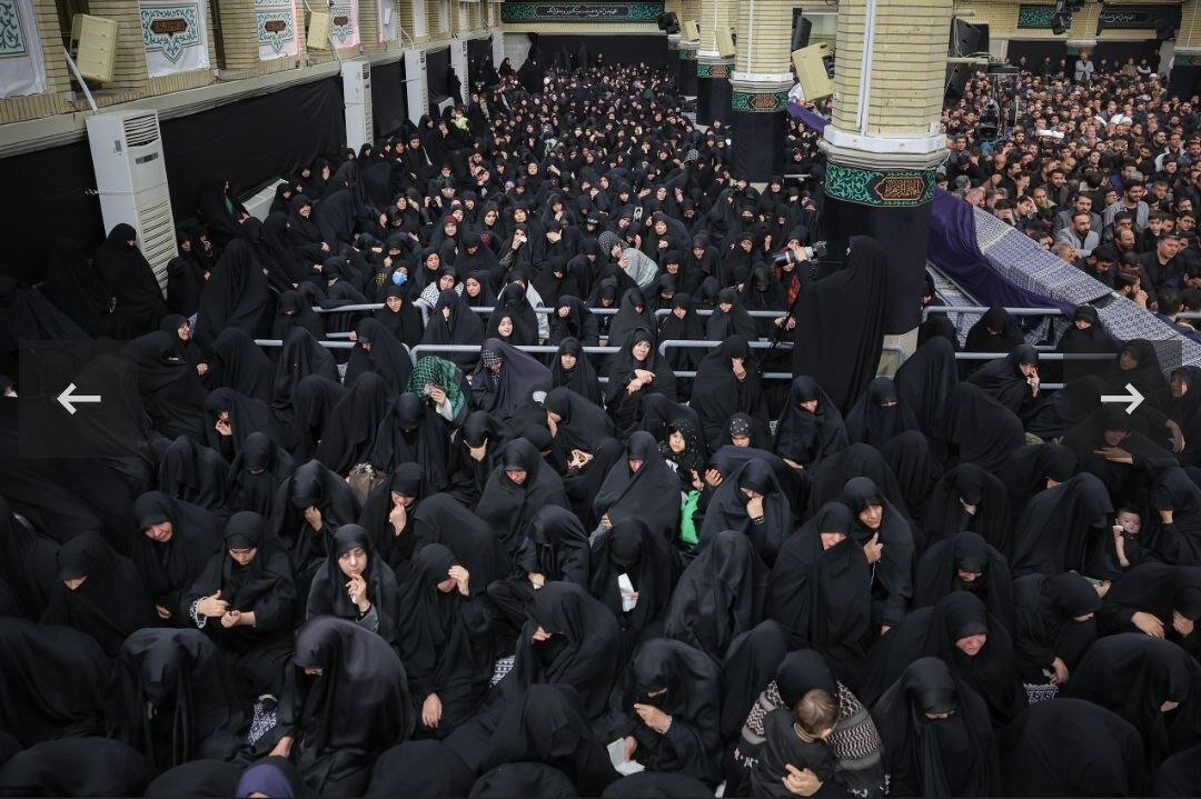 إقامة مراسم عزاء ليلة استشهاد السيدة الزهراء (عليها السلام) في حسينيّة الإمام الخميني + صور