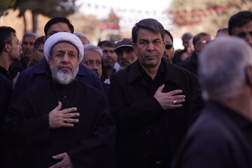 تصاویر/ تشییع شهدای گمنام و اقامه نماز باران در کرمان