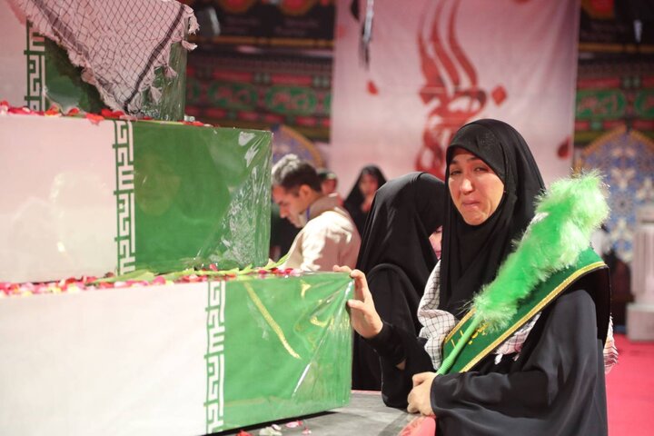 تصاویر/ وداع مردم تهران با پیکر مطهر ۱۰۰ شهید گمنام