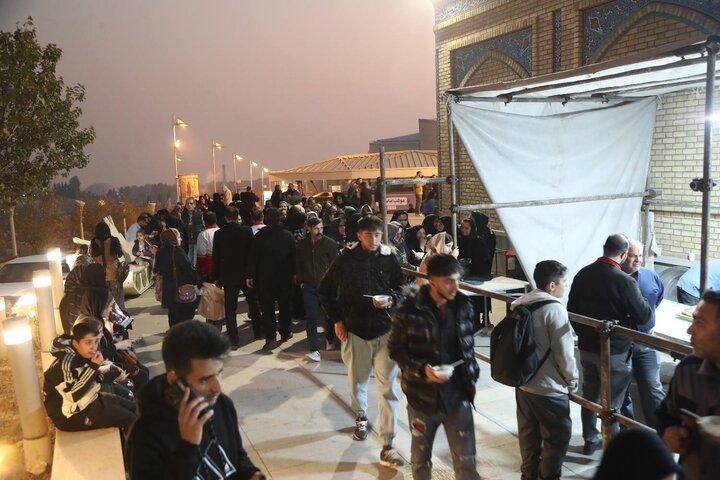 تصاویر/ وداع مردم تهران با پیکر مطهر ۱۰۰ شهید گمنام