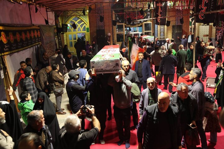 تصاویر/ وداع مردم تهران با پیکر مطهر ۱۰۰ شهید گمنام