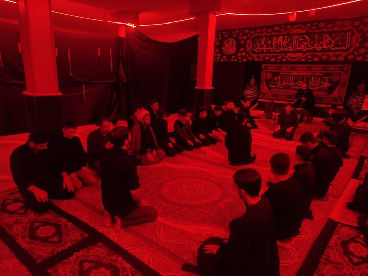 تصاویر/ عزاداری ایام فاطمیه در مدرسه علمیه نقده