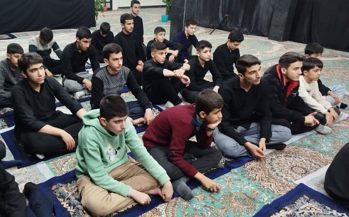 تصاویر/ عزاداری ایام فاطمیه در مدرسه علمیه نقده