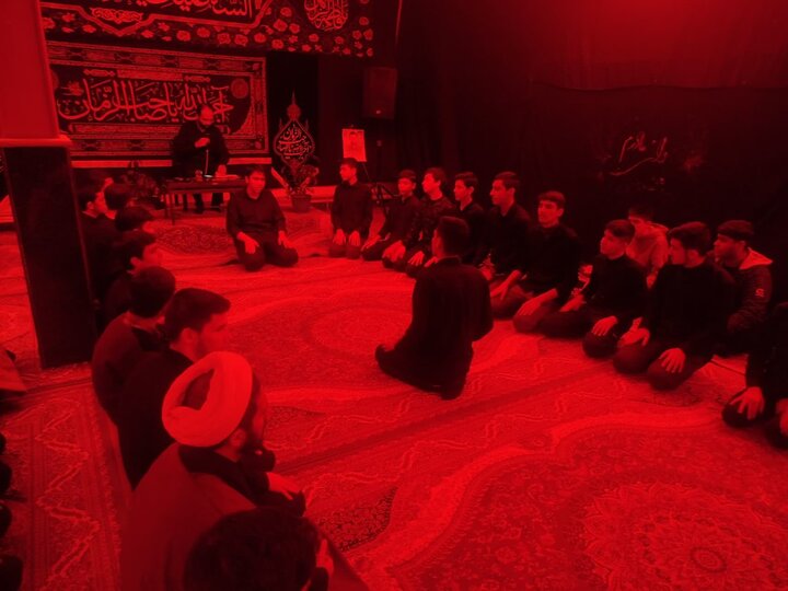 تصاویر/ عزاداری ایام فاطمیه در مدرسه علمیه نقده