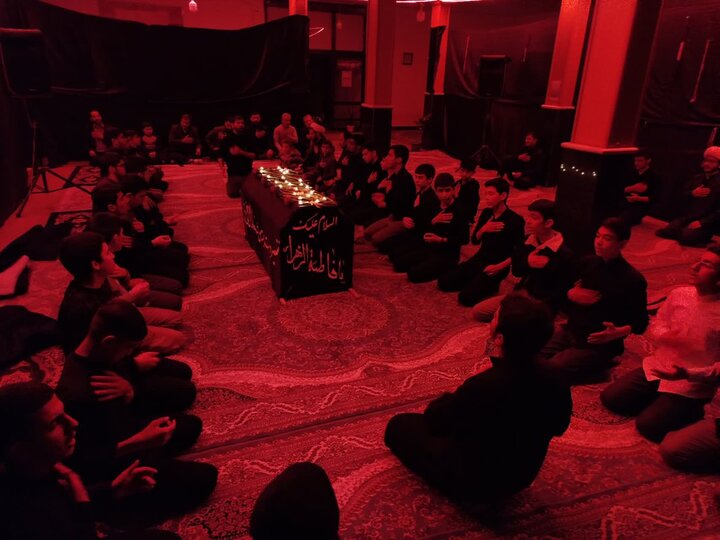 تصاویر/ عزاداری ایام فاطمیه در مدرسه علمیه نقده