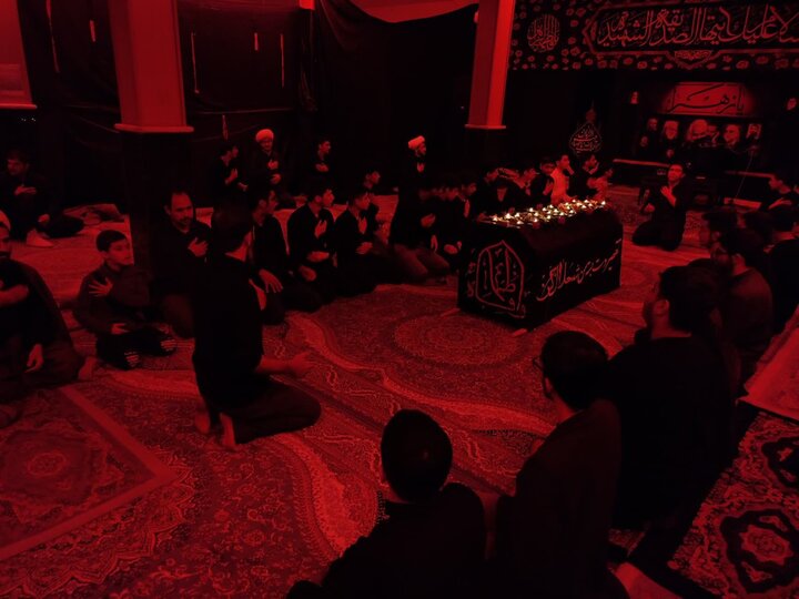 تصاویر/ عزاداری ایام فاطمیه در مدرسه علمیه نقده