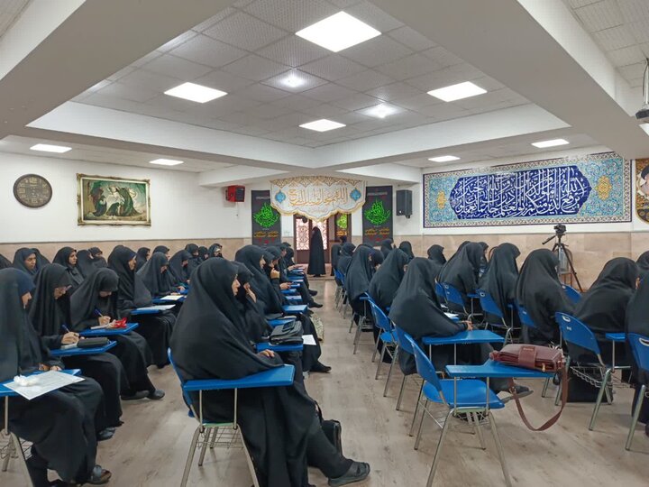 تصاویر/ عزاداری ایام شهادت حضرت فاطمه زهرا(سلام‌الله علیها)، در مدرسه علمیه الزهرا (س) ارومیه